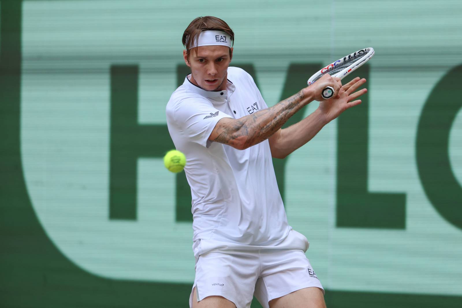 Бублик вышел в 1/4 финала турнира в Лионе, где сыграет против Павла Котова