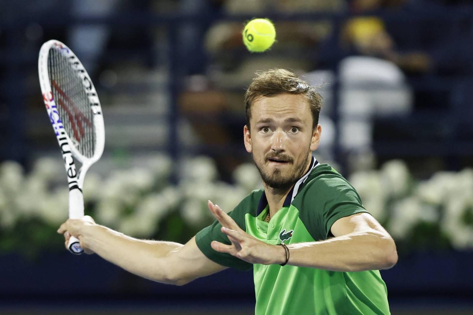 Под Парижем открыли корты имени Медведева