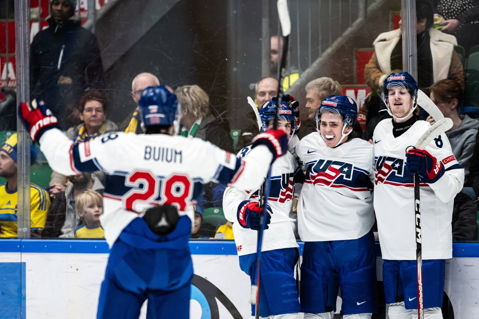 Сборная США обыграла сборную Латвии и заняла второе место в группе В на чемпионате мира по хоккею