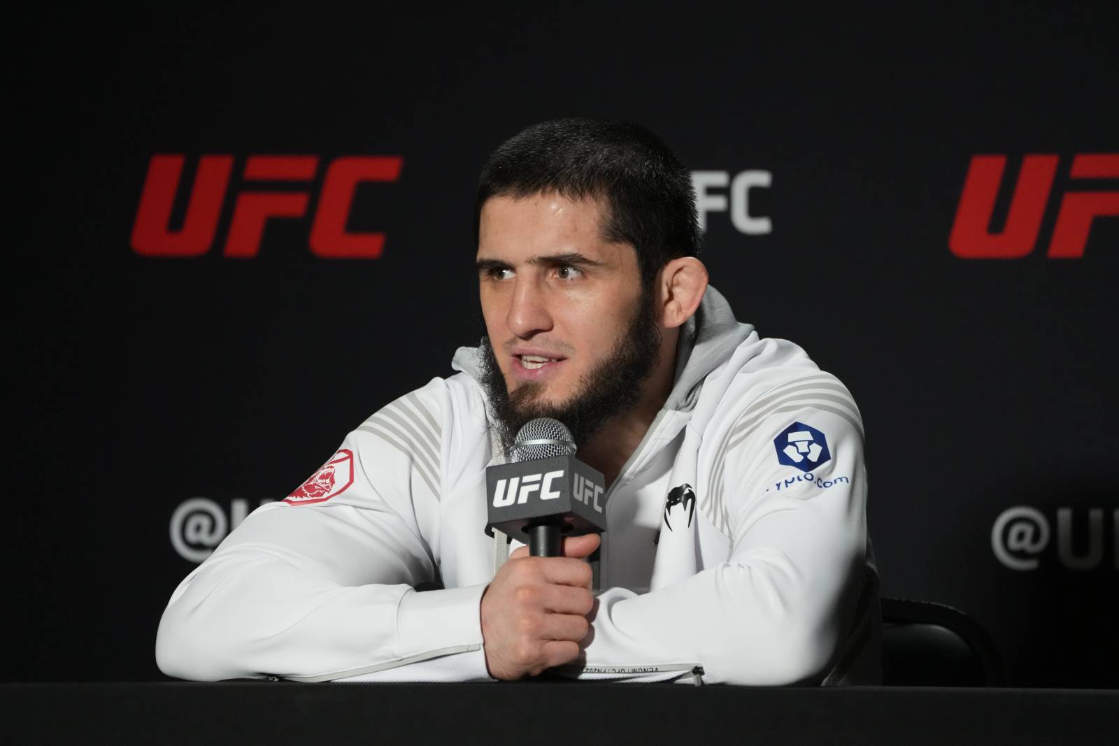 Махачев назвал бойца из России, который в будущем станет звездой UFC