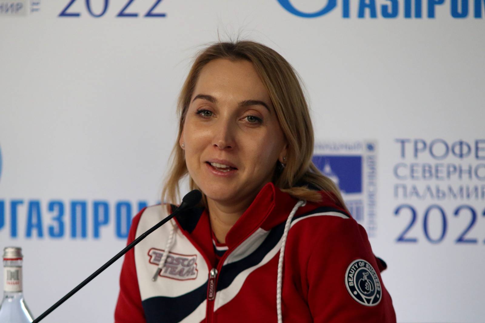 Елена Веснина показала форму нейтральных спортсменов на Олимпиаде (фото)