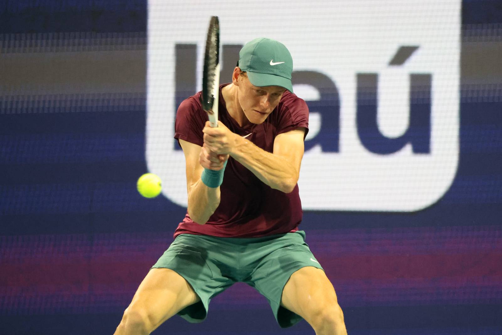 Синнер уверенно обыграл Микельсена и вышел в третий круг US Open