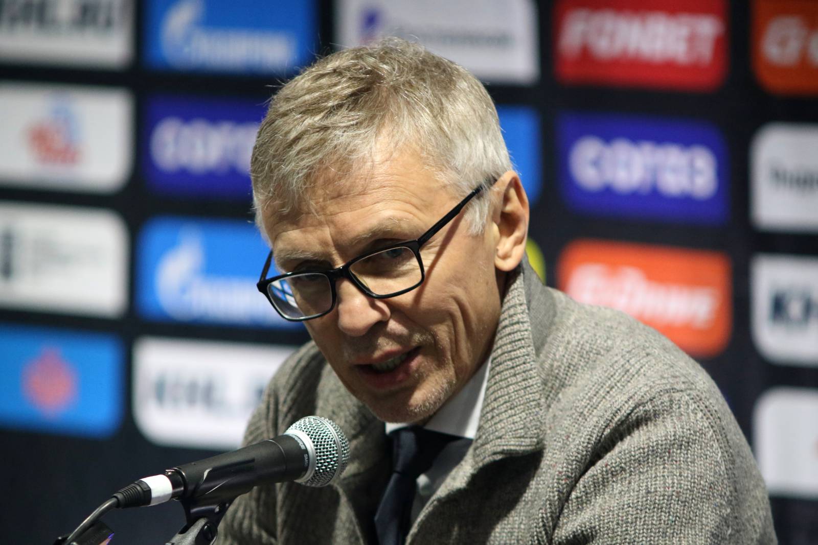 Ларионов отклонил предложения из НХЛ