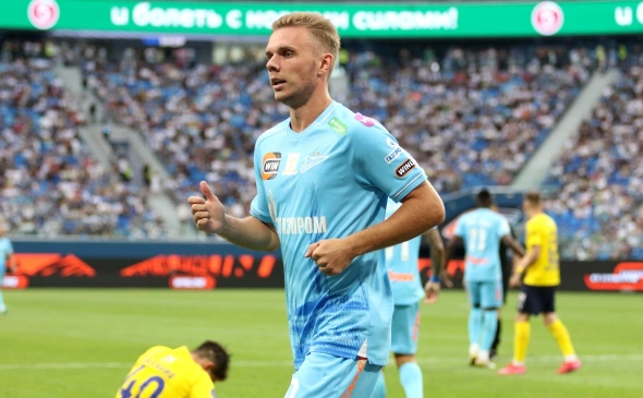 В «Зените» опровергли слухи о возможном уходе Максима Глушенкова